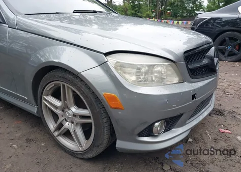 2008 Mercedes-Benz C 300 Luxury/Sport z USA, uszkodzony, nr VIN WDDGF54X68R012183